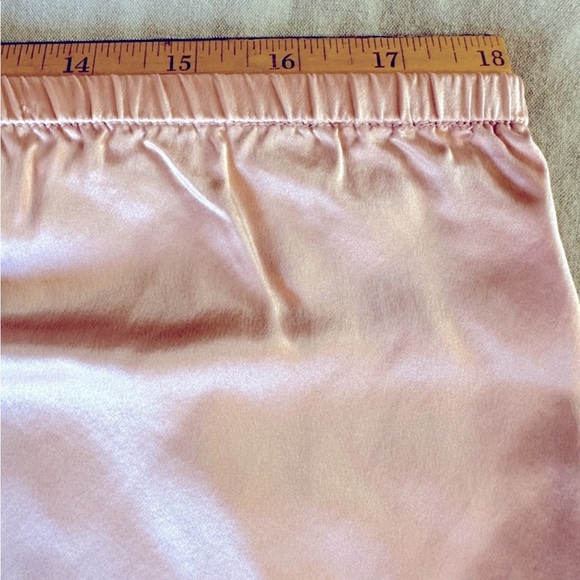 100% silk night wear - Picture 3 of 9